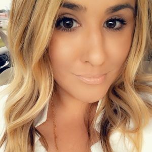 Meet your Posher, Candace